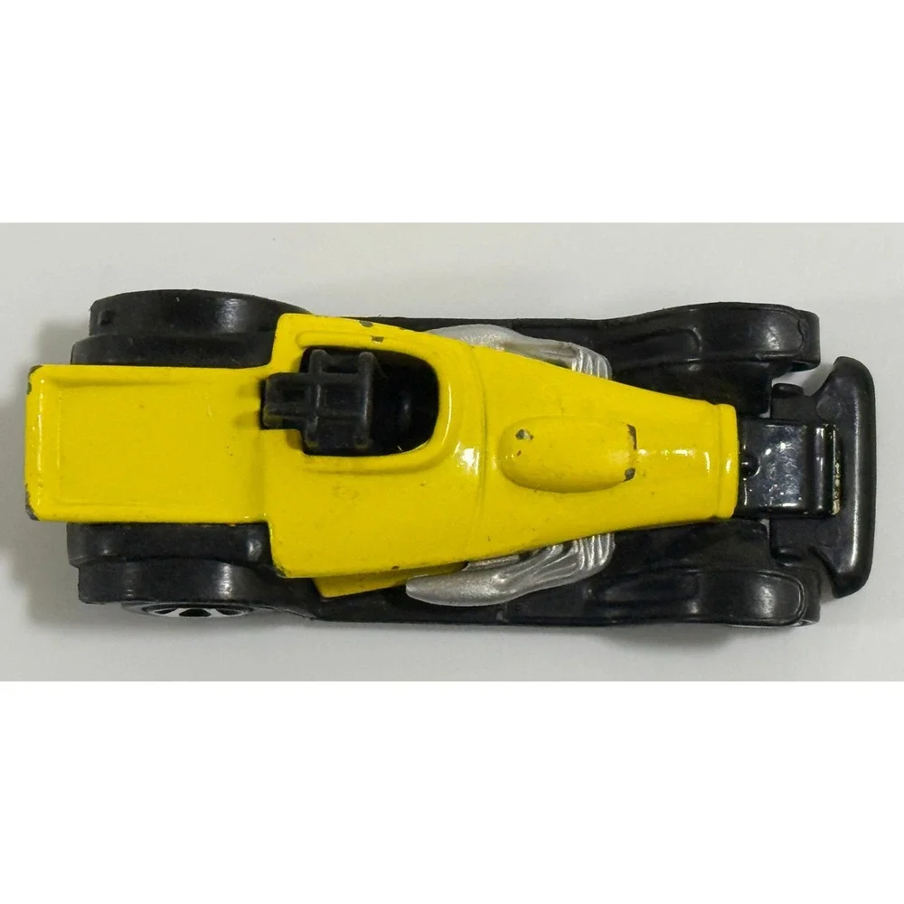 Hot‎ Wheels Modified Racer Toy Car 1/64 Yellow Black 2002 Mattel Vintage Style